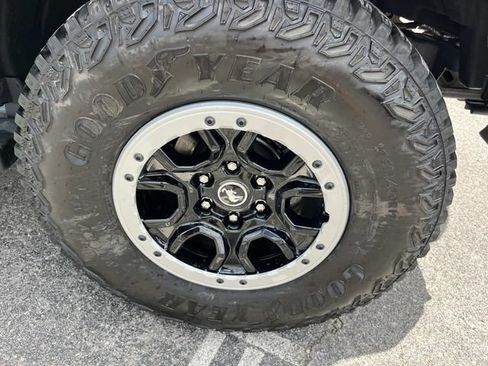 Used 2024 Ford Bronco Outer Banks w/ Sasquatch Package AWD/4WD image 14