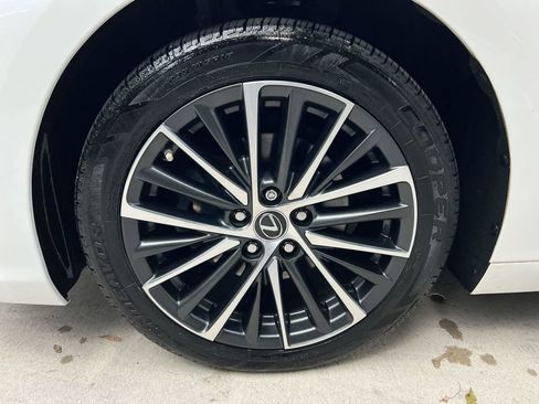 Certified 2023 Lexus ES 350 w/ Premium Package image 9