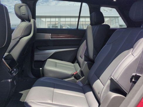 Certified 2026 Cadillac Vistiq Premium Luxury AWD/4WD image 18