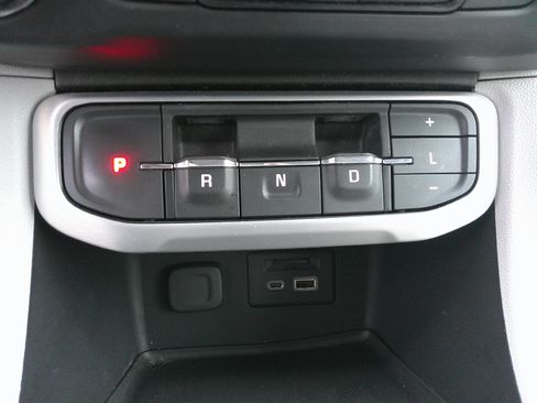 Used 2021 GMC Acadia SLT w/ Technology Package image 27