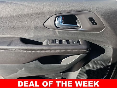 New 2026 Chrysler Pacifica Select image 29