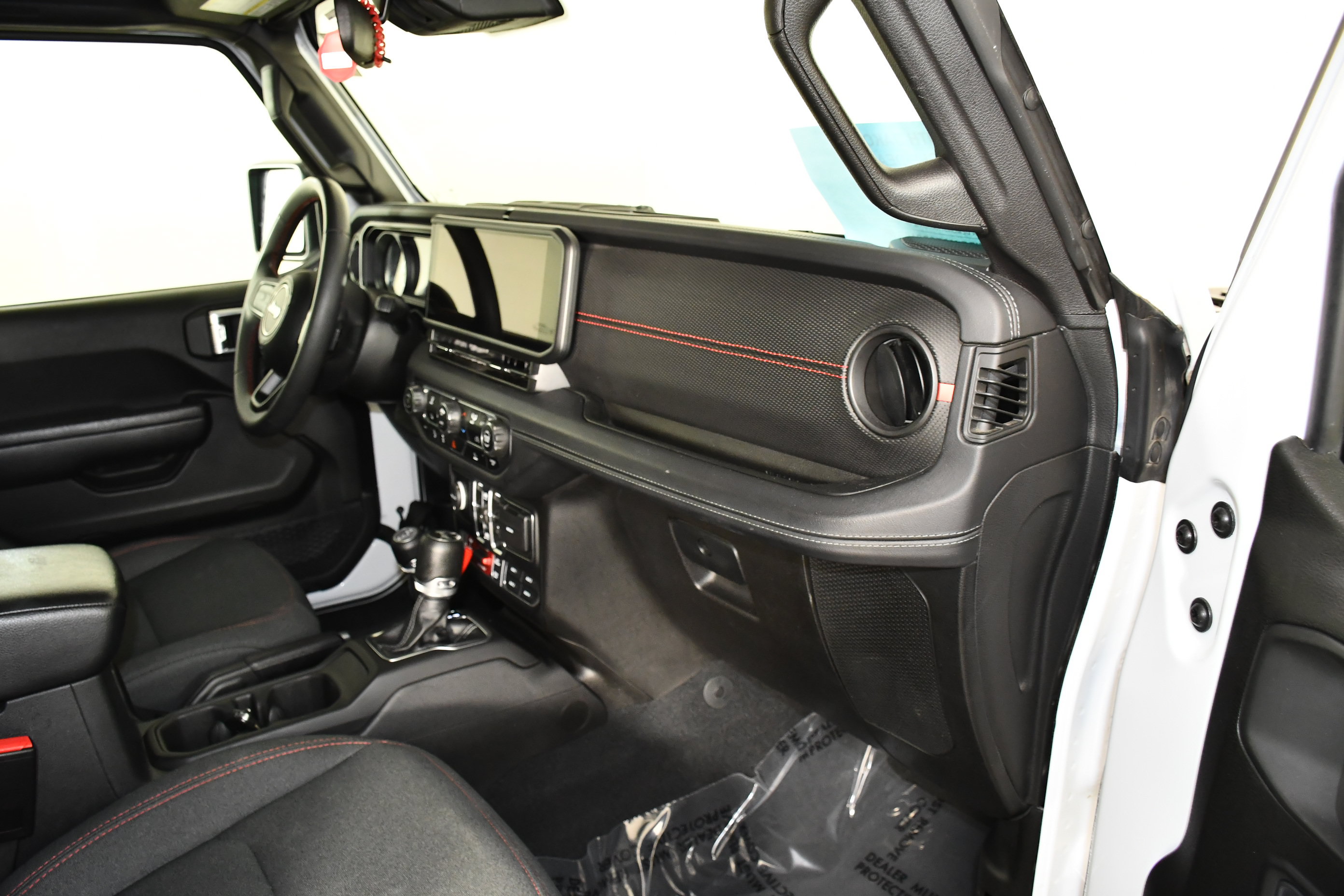 Used 2024 Jeep Wrangler Unlimited Rubicon AWD/4WD image 38