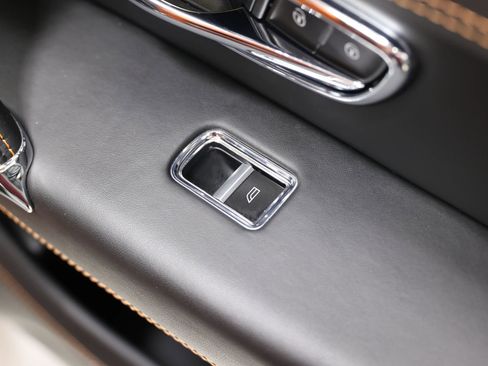 Used 2019 Bentley Bentayga image 89