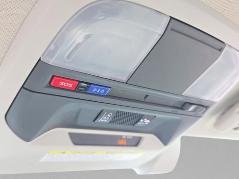 Used 2023 Subaru Impreza Premium image 31