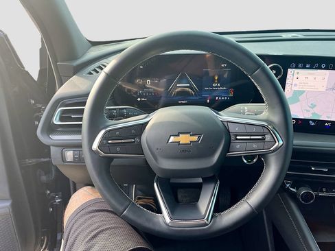 Used 2026 Chevrolet Traverse LT FWD image 11