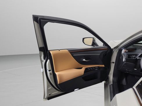 New 2025 Lexus ES 350 w/ Premium Package image 13