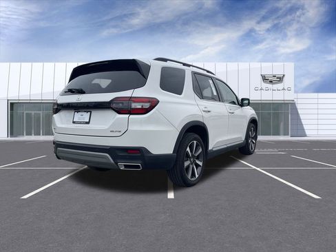 Used 2023 Honda Pilot Elite image 8