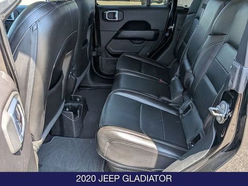 Used 2020 Jeep Gladiator Overland AWD/4WD image 14