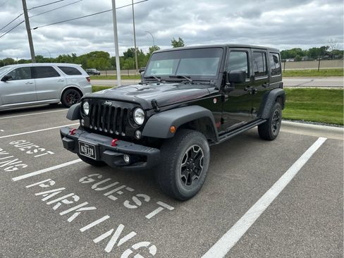 Used 2017 Jeep Wrangler Unlimited Rubicon AWD/4WD image 3