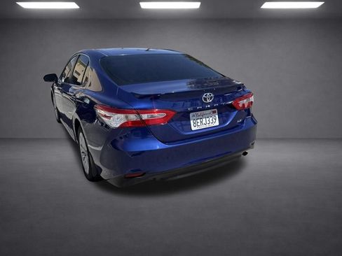 Used 2018 Toyota Camry LE FWD image 29
