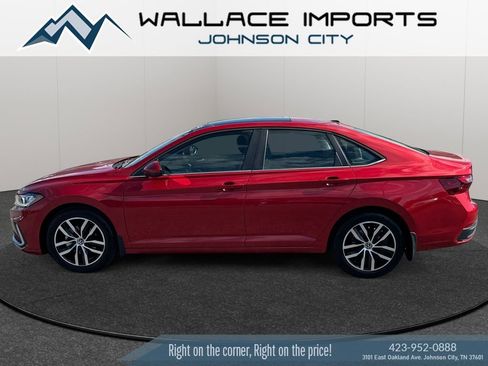 Used 2025 Volkswagen Jetta SE FWD image 1