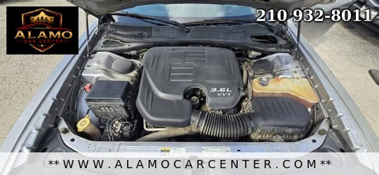 Used 2014 Dodge Challenger SXT RWD image 34