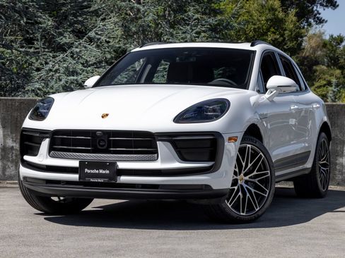 Certified 2026 Porsche Macan AWD/4WD image 1