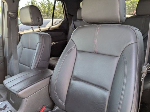 Used 2022 Chevrolet Traverse RS image 12