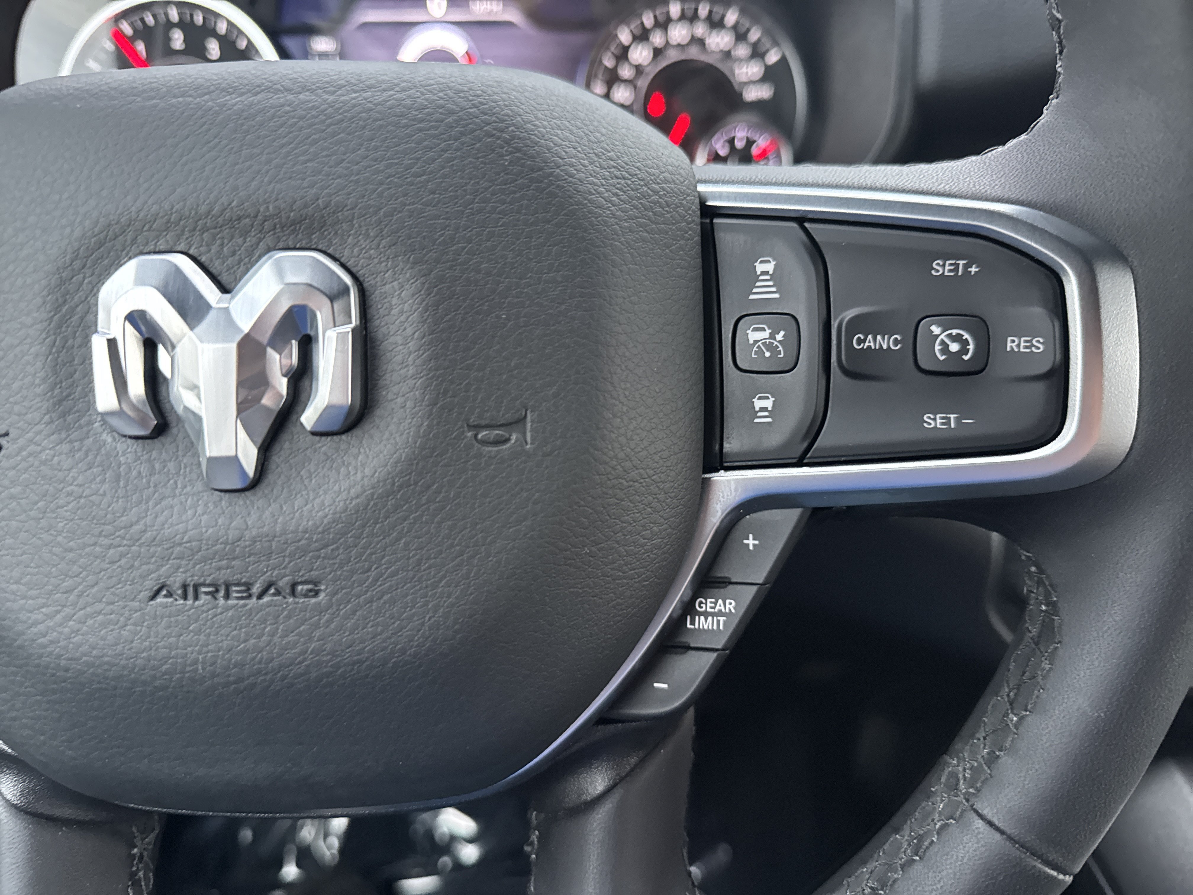 Used 2025 RAM 1500 Big Horn AWD/4WD image 24