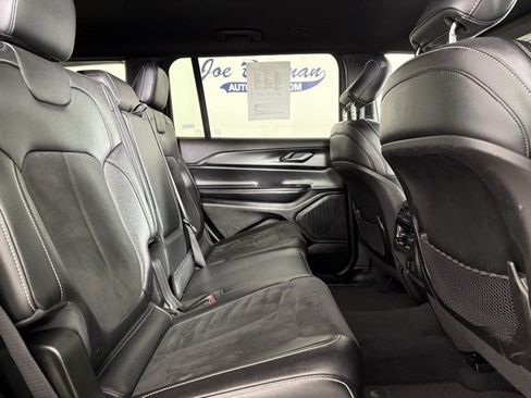 Used 2024 Jeep Grand Cherokee L Laredo image 20