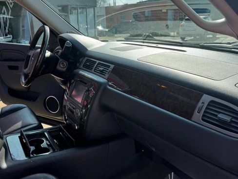 Used 2013 GMC Yukon Denali AWD/4WD image 25
