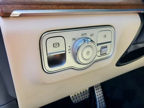 Used 2022 Mercedes-Benz GLS 450 4MATIC image 22