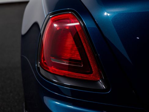 Used 2020 Rolls-Royce Wraith Black Badge image 12