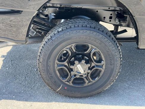 New 2026 Ford F250 4x4 Crew Cab Super Duty image 4