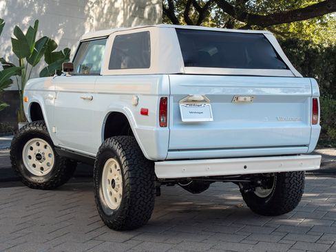 Used 2025 Ford Bronco Badlands image 50
