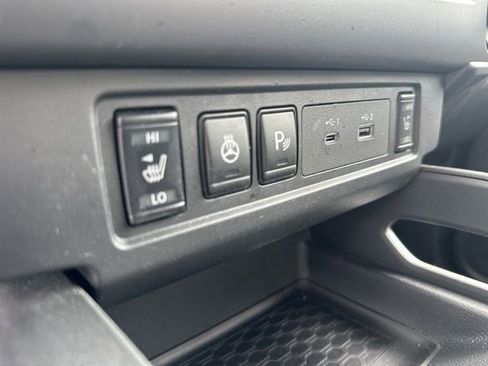 Certified 2025 Nissan Frontier SV w/ SV Convenience Package RWD image 6