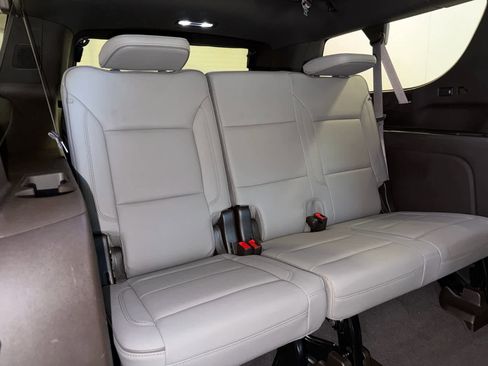 Used 2021 GMC Yukon XL SLT image 34