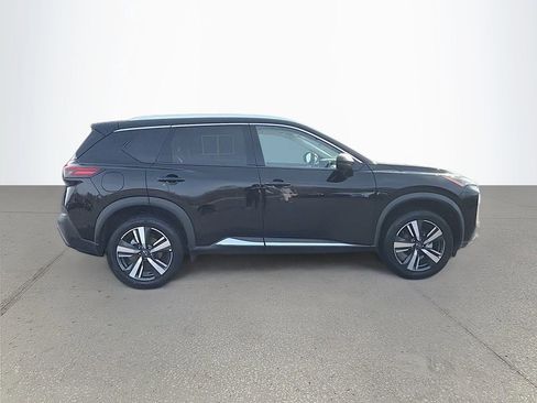 Used 2023 Nissan Rogue SL image 2