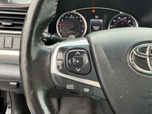 Used 2017 Toyota Camry SE FWD image 29