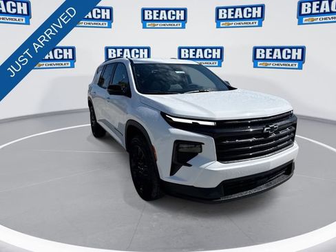 New 2026 Chevrolet Traverse LT image 2