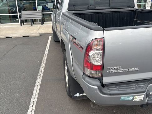 Used 2015 Toyota Tacoma 4x4 Double Cab w/ TRD Sport Package image 9
