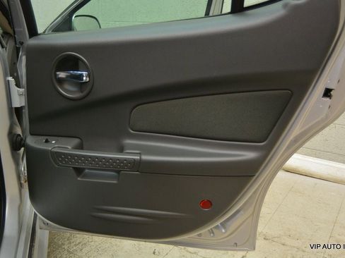Used 2004 Pontiac Grand Prix GT w/ Drivers Package FWD image 8