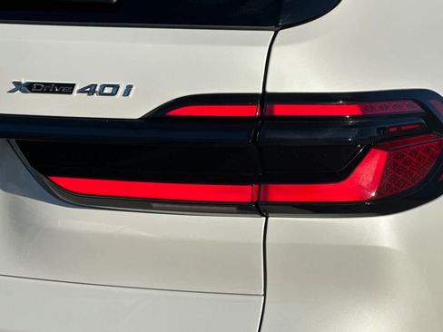 Used 2025 BMW X7 xDrive40i w/ Executive Package image 34