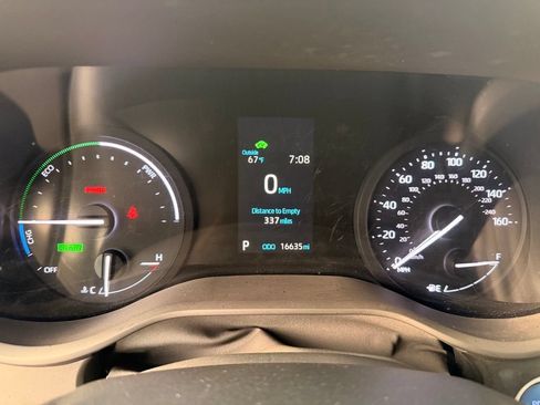 Used 2023 Toyota Sienna XLE w/ XLE Plus Package AWD/4WD image 15