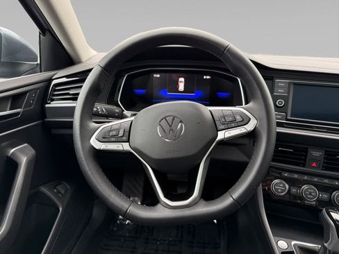 Used 2023 Volkswagen Jetta SE image 12