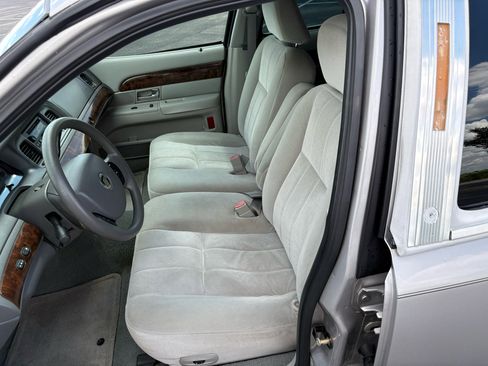 Used 2005 Mercury Grand Marquis GS image 38