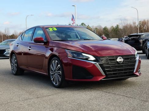 Used 2023 Nissan Altima 2.5 SL image 2