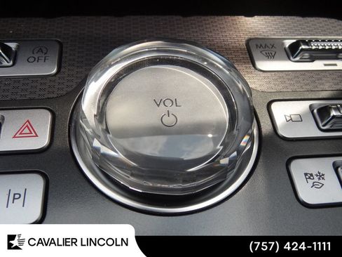Used 2026 Lincoln Nautilus Premier AWD/4WD image 32