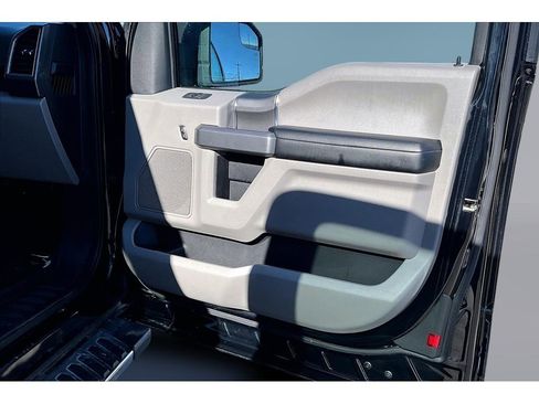 Used 2018 Ford F150 XLT w/ Equipment Group 301A Mid image 25