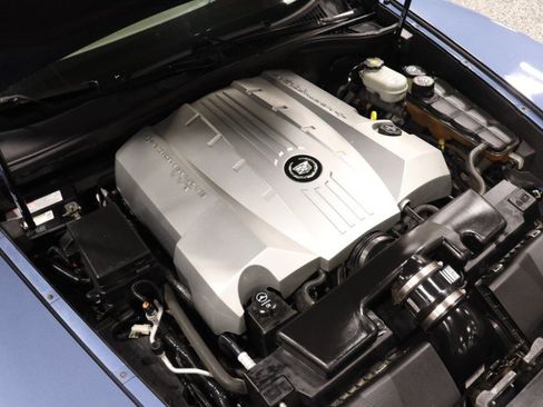 Used 2005 Cadillac XLR RWD image 15