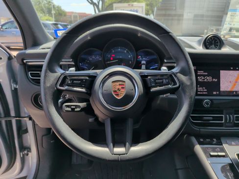 Used 2024 Porsche Macan AWD/4WD image 17