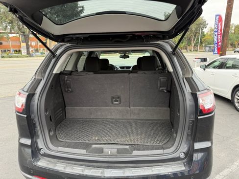 Used 2013 Chevrolet Traverse LT image 11