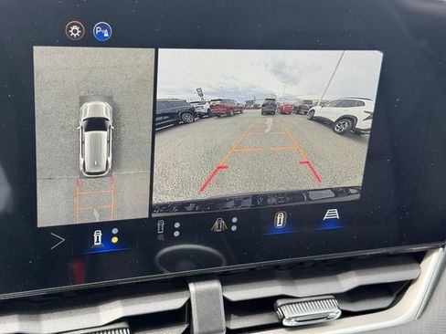 New 2026 Chevrolet Equinox LT w/ Convenience Package II FWD image 12