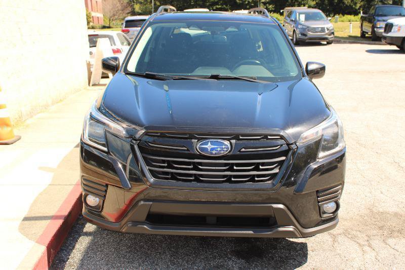 Used 2022 Subaru Forester Premium AWD/4WD image 2