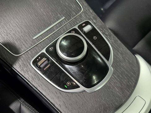 Used 2020 Mercedes-Benz C 300 4MATIC Sedan image 30