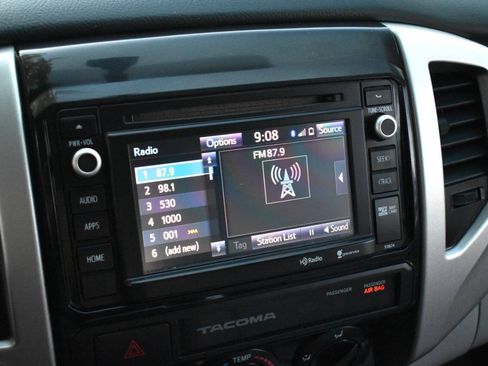 Used 2015 Toyota Tacoma 4x4 Double Cab w/ TRD Off-Road Package image 39