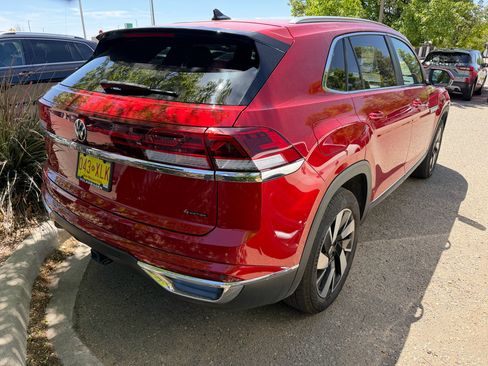 Used 2025 Volkswagen Atlas Cross Sport SEL AWD/4WD image 9