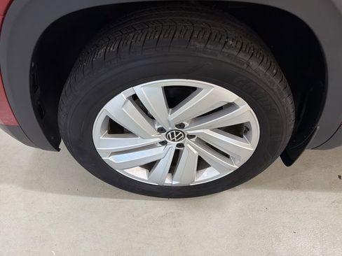 Certified 2023 Volkswagen Atlas SE FWD image 11