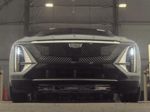 Used 2024 Cadillac Lyriq Tech RWD image 8