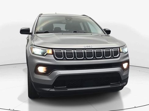 Used 2022 Jeep Compass Latitude AWD/4WD image 4